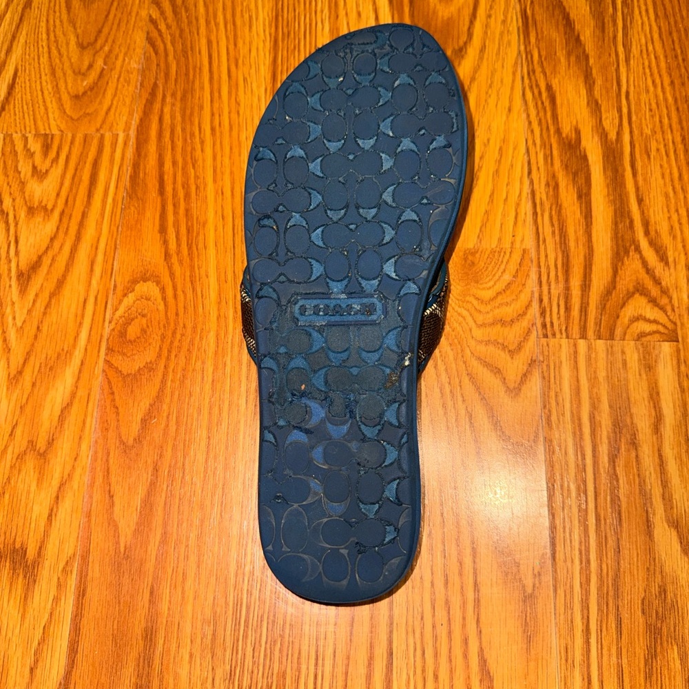 Coach Judy Flip Flop – Women’s 6.5 – Blue – Right Shoe Only – AS IS - Picture 2 of 2